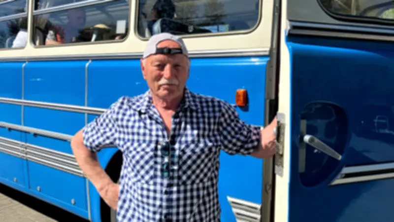 Nostalgie-Bus Ikarus 55: DDR-Erinnerungen und Oldtimer-Tour nach Ungarn