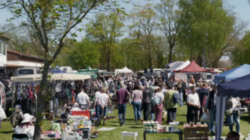 Pferde, Pflanzen, voller Markttag: Großer Trubel in Blüthen