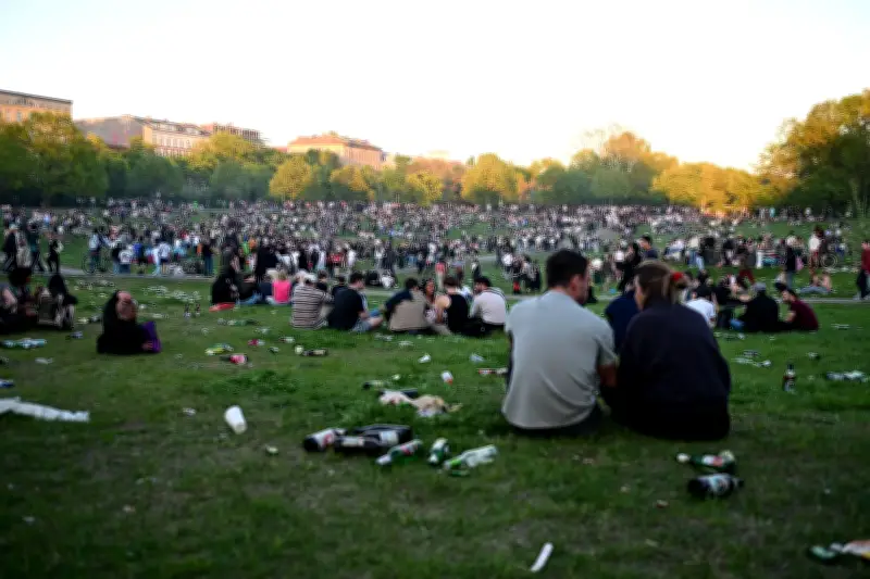 Polizei zieht positive Bilanz: 1. Mai in Berlin bleibt friedlich