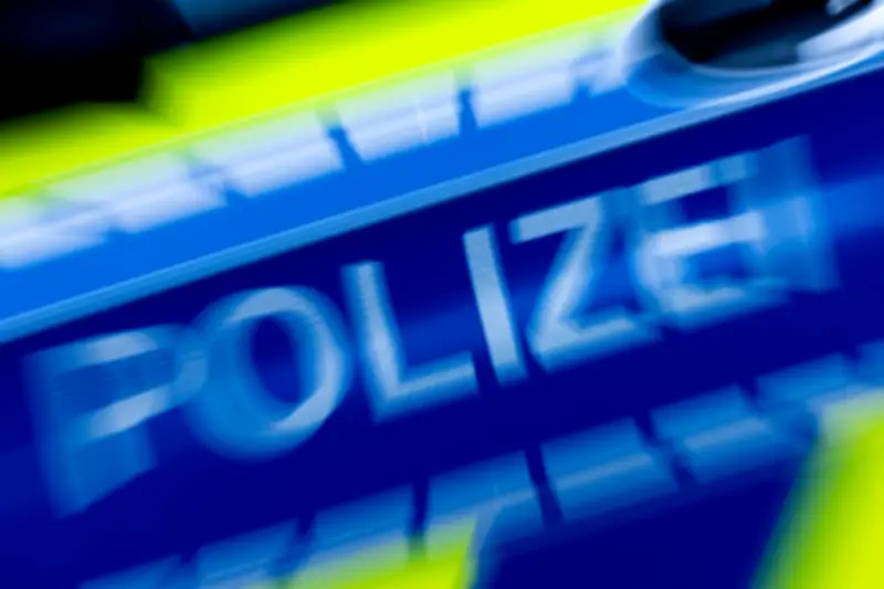 Polizeihubschrauber sucht Volkspark Hasenheide nach Schussgeräuschen ab