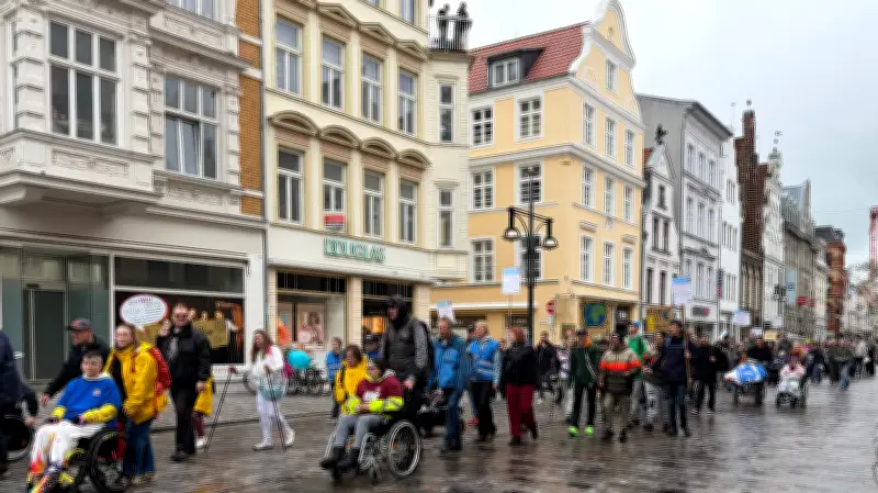 Protesttag in Rostock: 150 Menschen fordern Gleichstellung für Behinderte