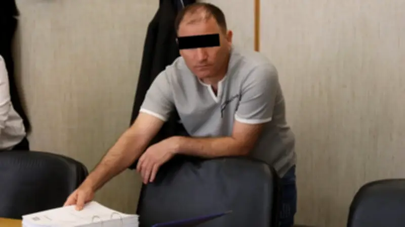Prozess in Frankfurt: Paketbote gesteht Mord an Nebenbuhler