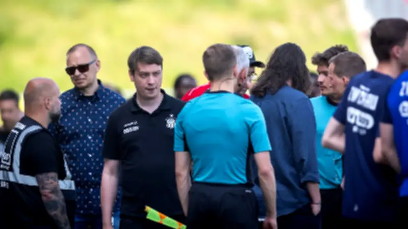 Rassismus-Eklat in der Regionalliga: Spiel unterbrochen