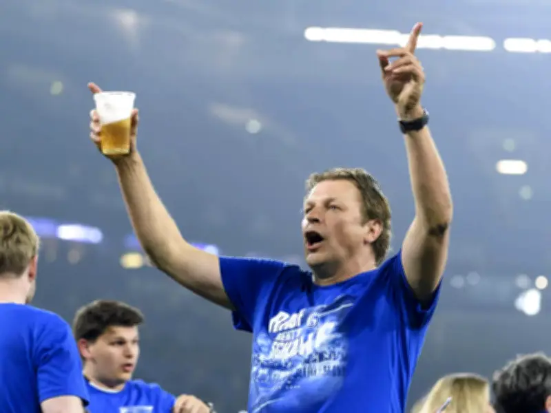 Schalke-Boss Mulder packt über Partynacht nach Aufstieg aus
