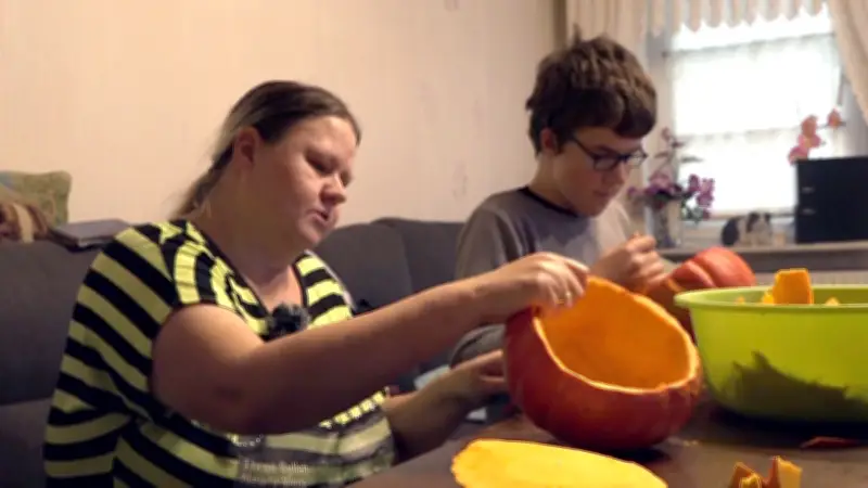 Sechsfach-Mama Sandra: Hausgeist und 3D-Druck in „Hartz und herzlich“