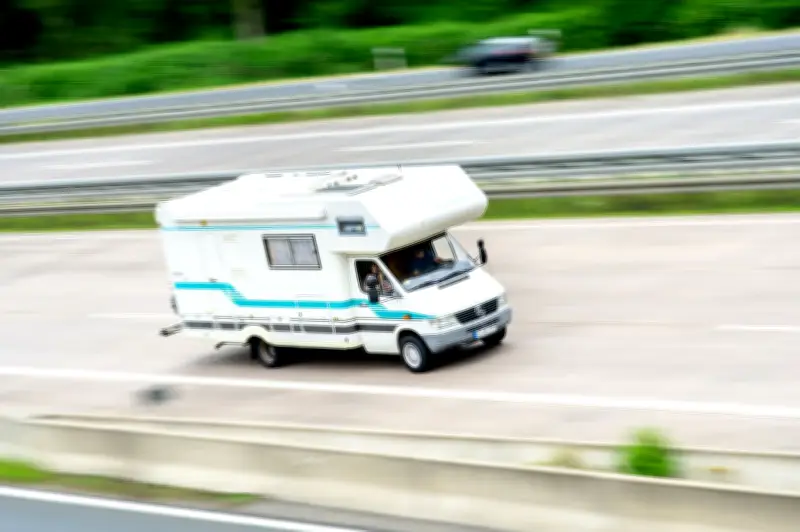 Sprit sparen im Wohnmobil: Tipps vom TÜV Süd für den Urlaub