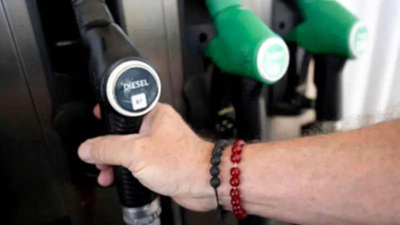 Spritpreise am Freitag: E5 und Diesel steigen nach Tankrabatt-Ablauf
