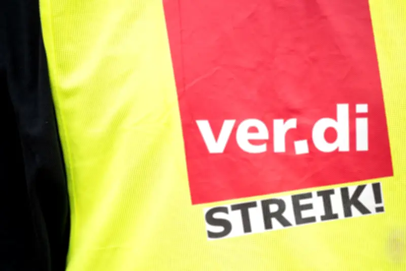 Telekom-Warnstreik im Norden: Verdi ruft Beschäftigte zum Arbeitskampf