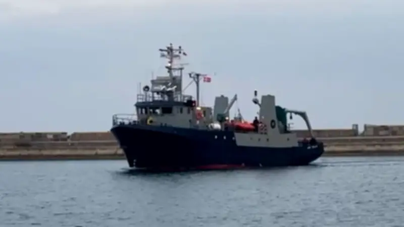 Timmy-Crew in Sassnitz: Arne Tiselius legt an