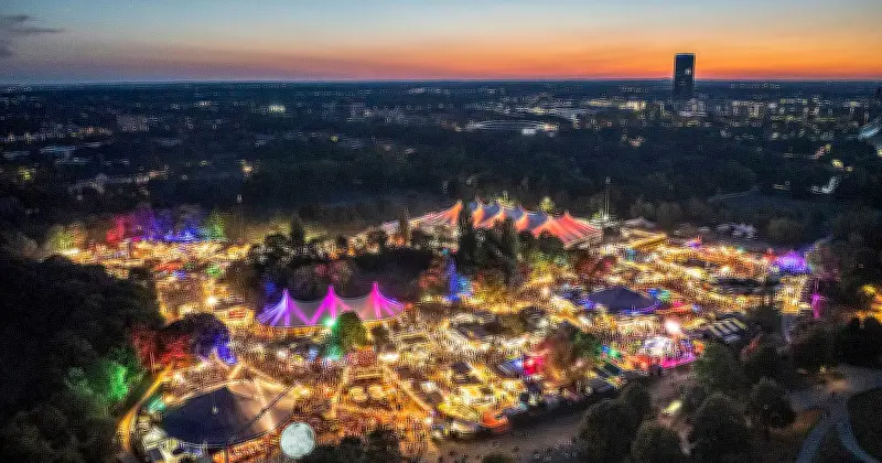 Tollwood 2026: Empathie, Gratis-Kultur und Stars im Olympiapark