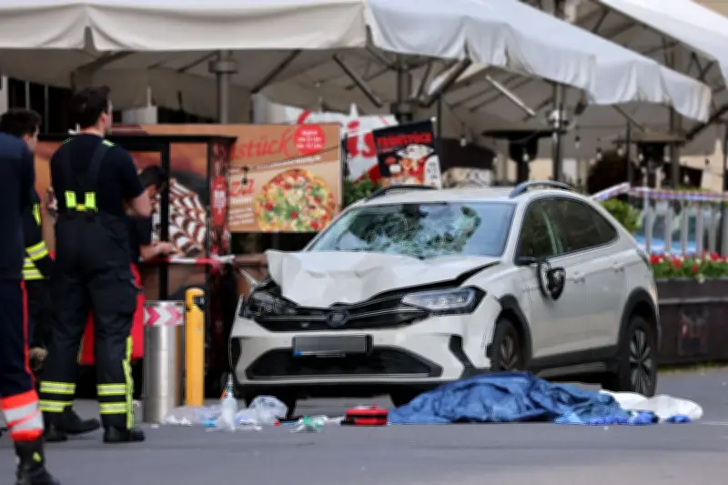 Tragödie in Leipzig: Auto rast in Menschengruppe – zwei Tote
