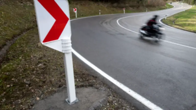 Unfallserie mit Motorrädern: Fünf Verletzte in MV, zwei in Lebensgefahr
