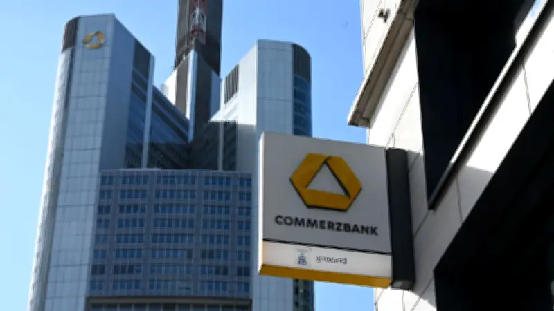 UniCredit-Hauptversammlung segnet Kapitalerhöhung für Commerzbank-Übernahme ab