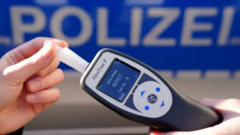 Vollrausch am Steuer: Polizei stoppt Autofahrer mit 1,89 Promille in Stendal