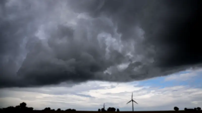 Wetterumschwung in MV: Sturm, Starkregen und Hagel drohen