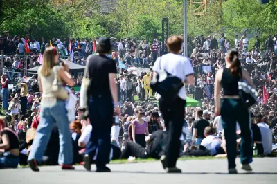 1. Mai in Berlin: Görlitzer Bahnhof wegen Überfüllung geschlossen