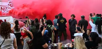 1. Mai in Berlin: Polizei zieht positive Bilanz bei friedlichen Demos