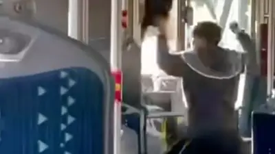Bayern: Mann greift Busfahrer an – Polizei sucht Zeugen
