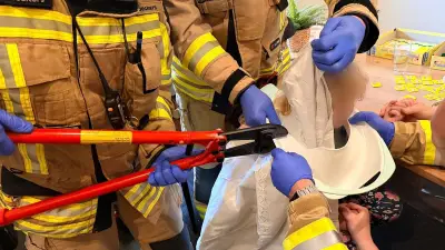 Dreijährige steckt mit Kopf in Toilettensitz fest – Feuerwehr rettet Marie