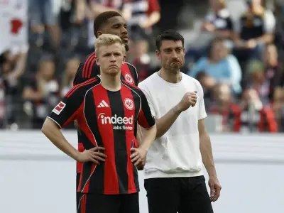 Eintracht Frankfurt: Riera und Burkardt im Kreuzfeuer der Kritik