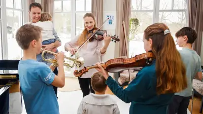 Familie Braun: Kinder ohne Smartphone glücklich