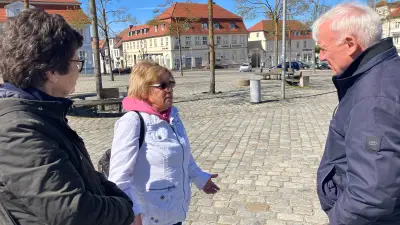 Schlossgarten begeistert, Marktplatz enttäuscht: Urlauber-Fazit zu Neustrelitz