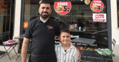 Siebenjähriger aus Schwabing wird mit Döner-Video zum Instagram-Star
