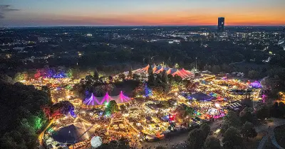 Tollwood 2026: Empathie, Gratis-Kultur und Stars im Olympiapark