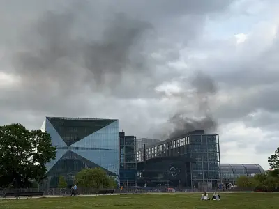Viel Rauch über Berliner Hauptbahnhof: Müllbehälter in Brand