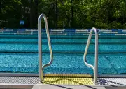 Auftakt für Berliner Freibad-Saison: Drei Bäder öffnen