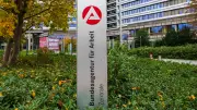 BA-Mitarbeiter: Nur jeder zweite vermittelt Jobs bei 8 Mrd. Kosten
