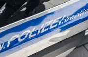 Berlin: 28-Jähriger vor Bar von Gruppe attackiert und schwer verletzt