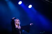 Bonnie Tyler: Not-Operation nach Darmperforation in Portugal