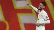 Bundesliga-Star baut WM-Pokal aus Lego: Romulos Überraschungshobby