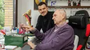 Enkel zieht zu Opa: „Ich habe es Oma versprochen“