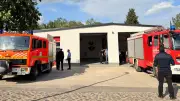 Feuerwehr Dedelow: Höhere Tore für neues Fahrzeug eingeweiht