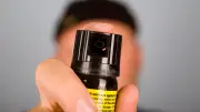 Halle: Fahrgäste in Straßenbahn mit Pfefferspray attackiert – Polizei sucht Täter