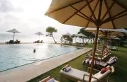 Handtuch-Reservierung am Pool: Gericht spricht Urlauber Geld zu