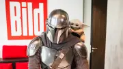 Mandalorianer und Grogu überraschen BILD-Redaktion am Star-Wars-Tag