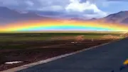 Märchenhafter Regenbogen in Tibet: Video wirkt unwirklich