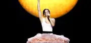 Rosalía-Konzert in Berlin: Stroboskop wie Weihrauchkelch