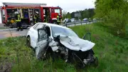 Schwerer Unfall auf B71: Fünf Verletzte bei Kreuzungskollision