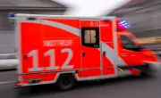 Schwerer Unfall: Kind auf Laufrad von Auto erfasst und schwer verletzt
