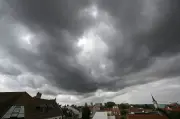 Starkregen und Gewitter: Sonne kehrt zum Wochenende zurück
