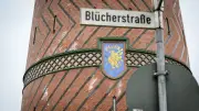 Weiße Flecken am Rostocker Wasserturm: Experten geben Entwarnung