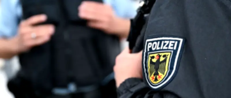 14-Jähriger mit Softairwaffe in Berliner Ringbahn festgenommen