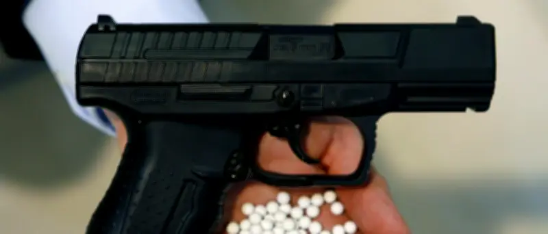 14-Jähriger mit Softairwaffe in Berliner S-Bahn festgenommen