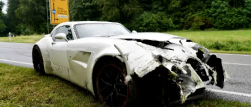 320.000 Euro Schaden: Seltener Luxus-Sportwagen verunglückt
