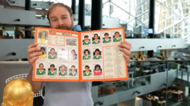 40 Jahre gewartet: BILD-Reporter endlich mit letztem Panini-Sticker
