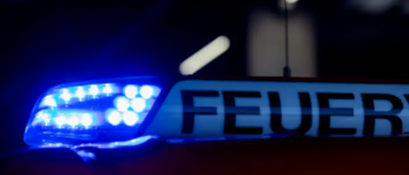 40 Kubikmeter Sperrmüll brennen in Berlin-Reinickendorf